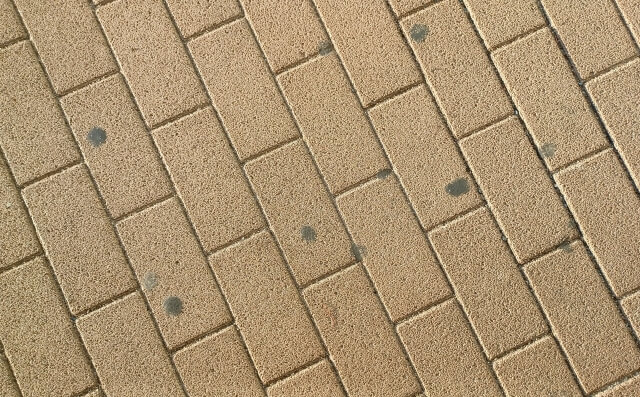 ポイ捨てガムが美観を損ねる